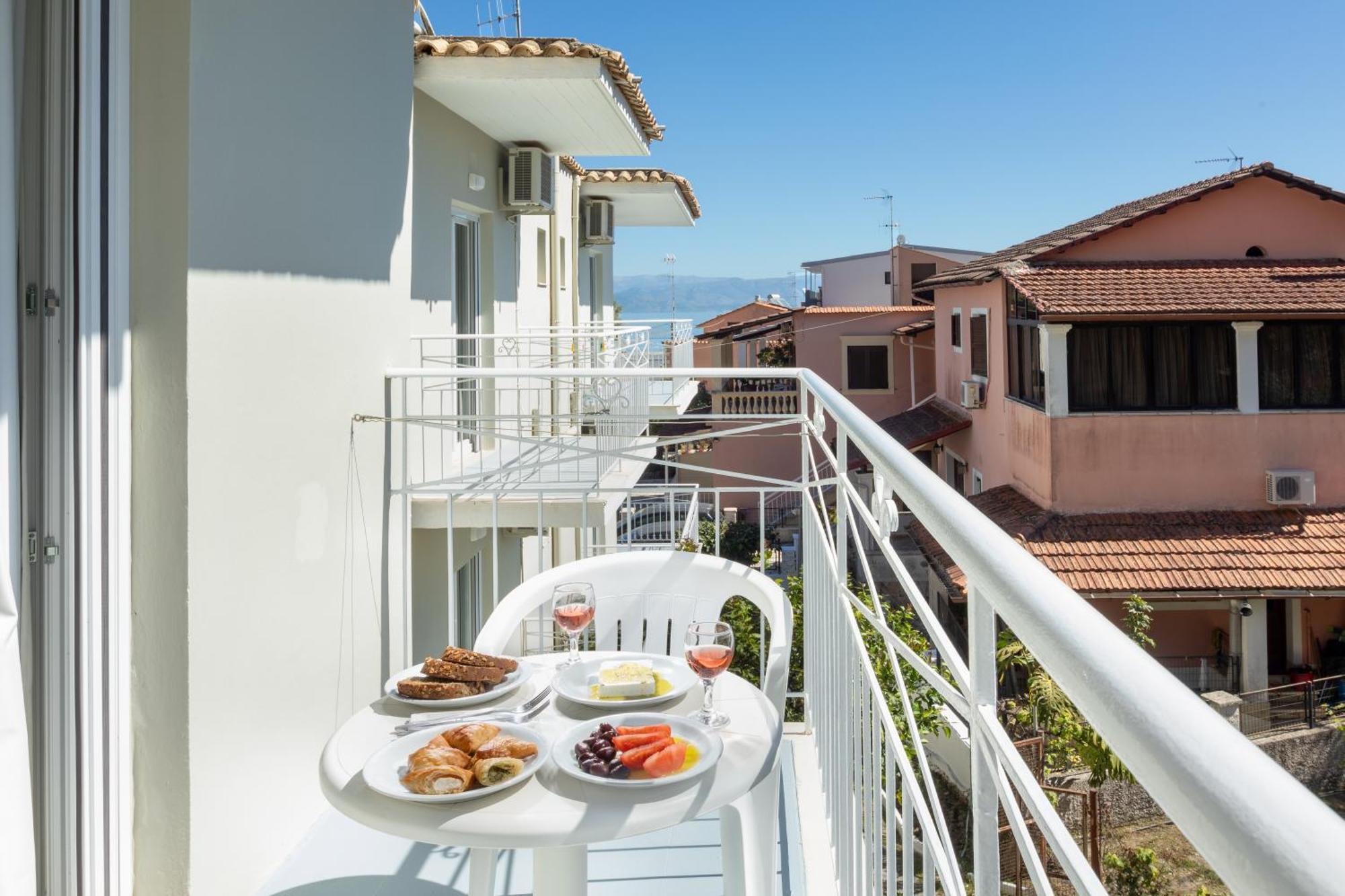 בניטסס Bella Vista Beach Hotel מראה חיצוני תמונה