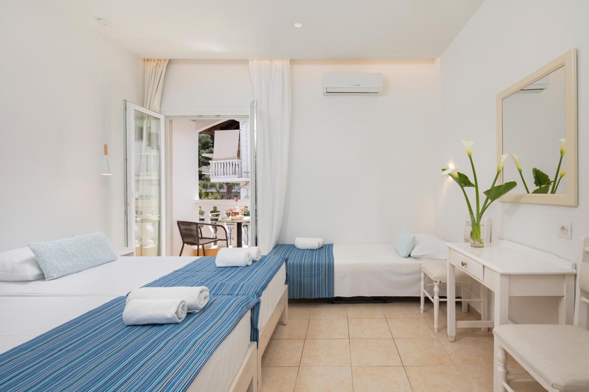 בניטסס Bella Vista Beach Hotel מראה חיצוני תמונה