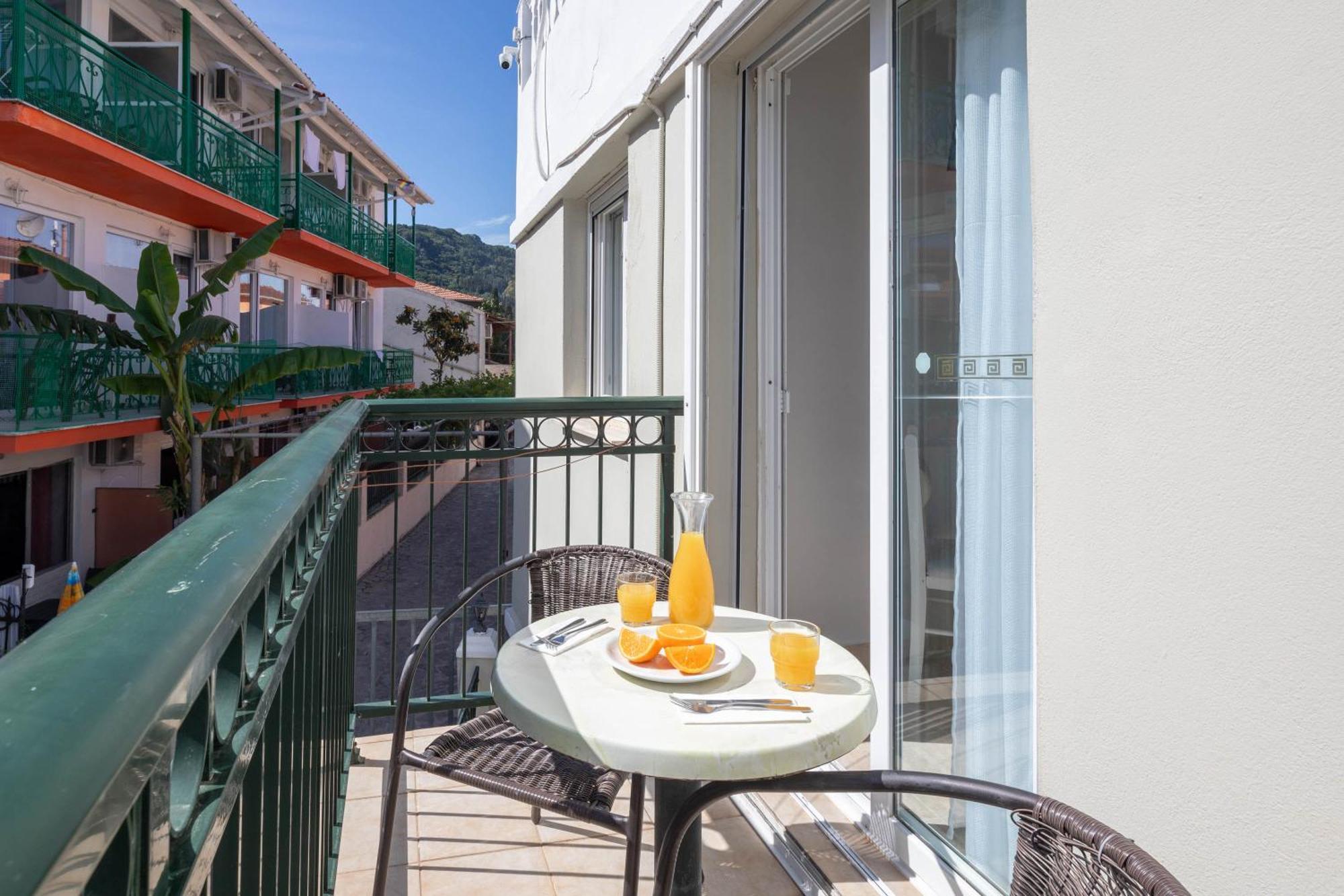 בניטסס Bella Vista Beach Hotel מראה חיצוני תמונה