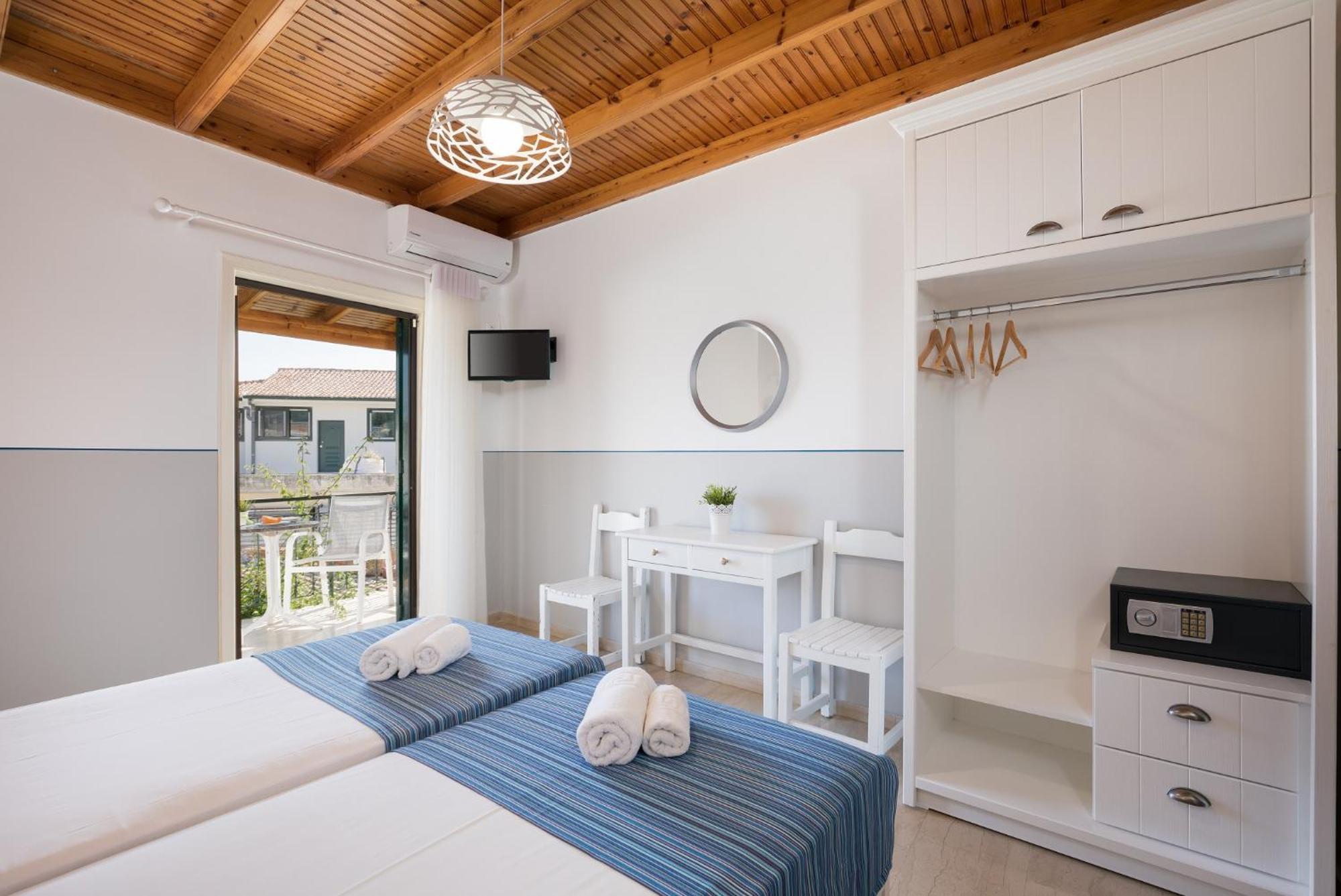 בניטסס Bella Vista Beach Hotel מראה חיצוני תמונה